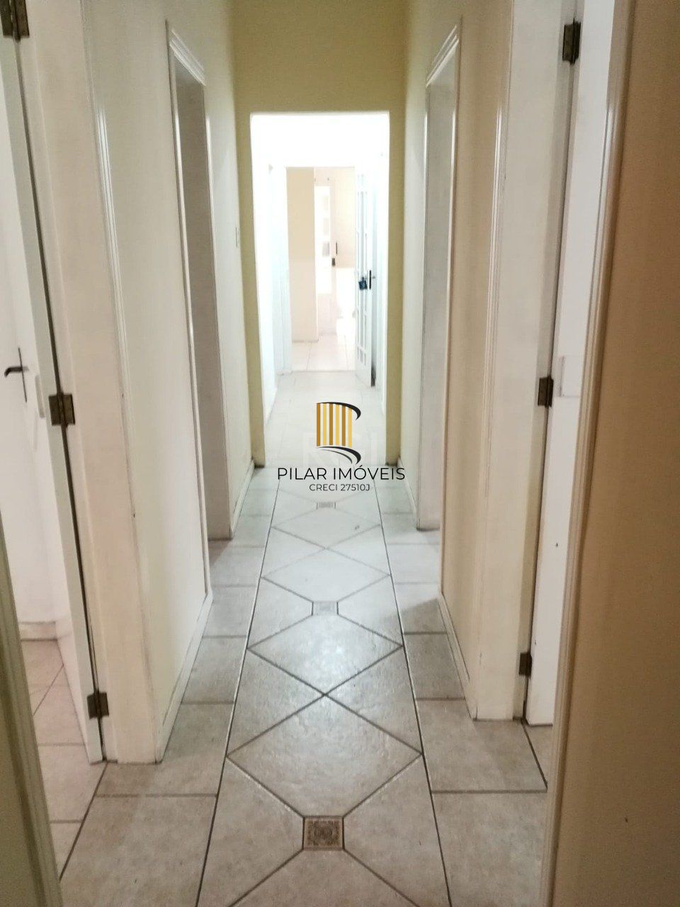 Casa para Venda - 170m², 3 dormitórios, 3 vagas - Nonoai, Porto Alegre