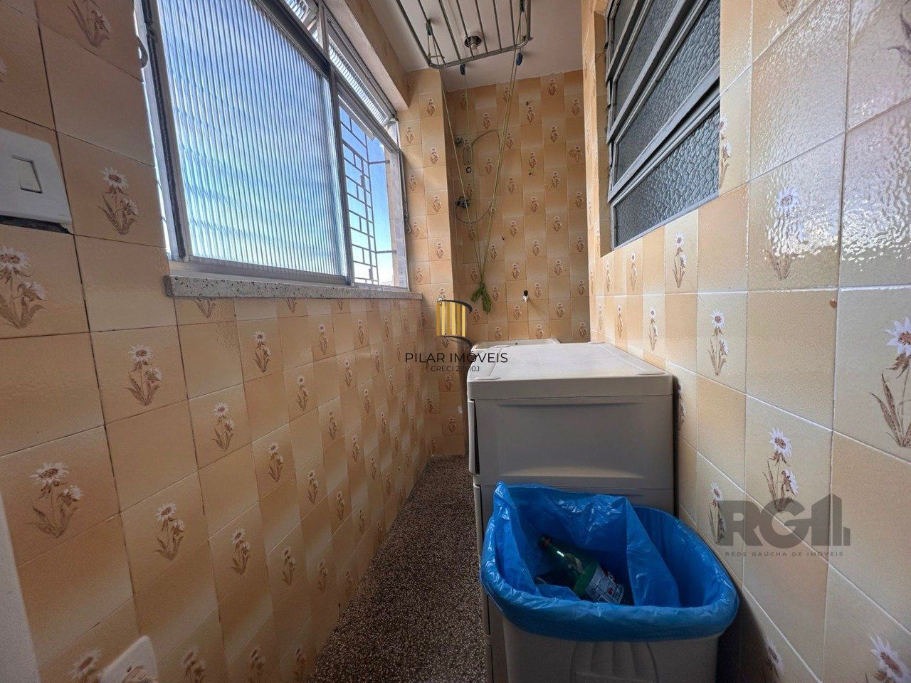 Apartamento a venda dois dormitórios, sacada, suíte e vaga na zona sul de porto alegre