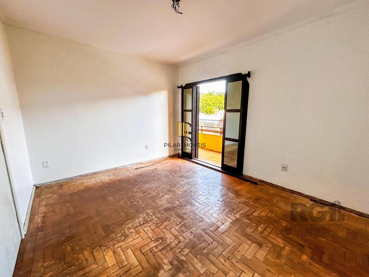 Casa de 3 dormitórios, 1 suíte, garagem fechada, churrasqueira, no bairro Cavalhada Porto Alegre/RS