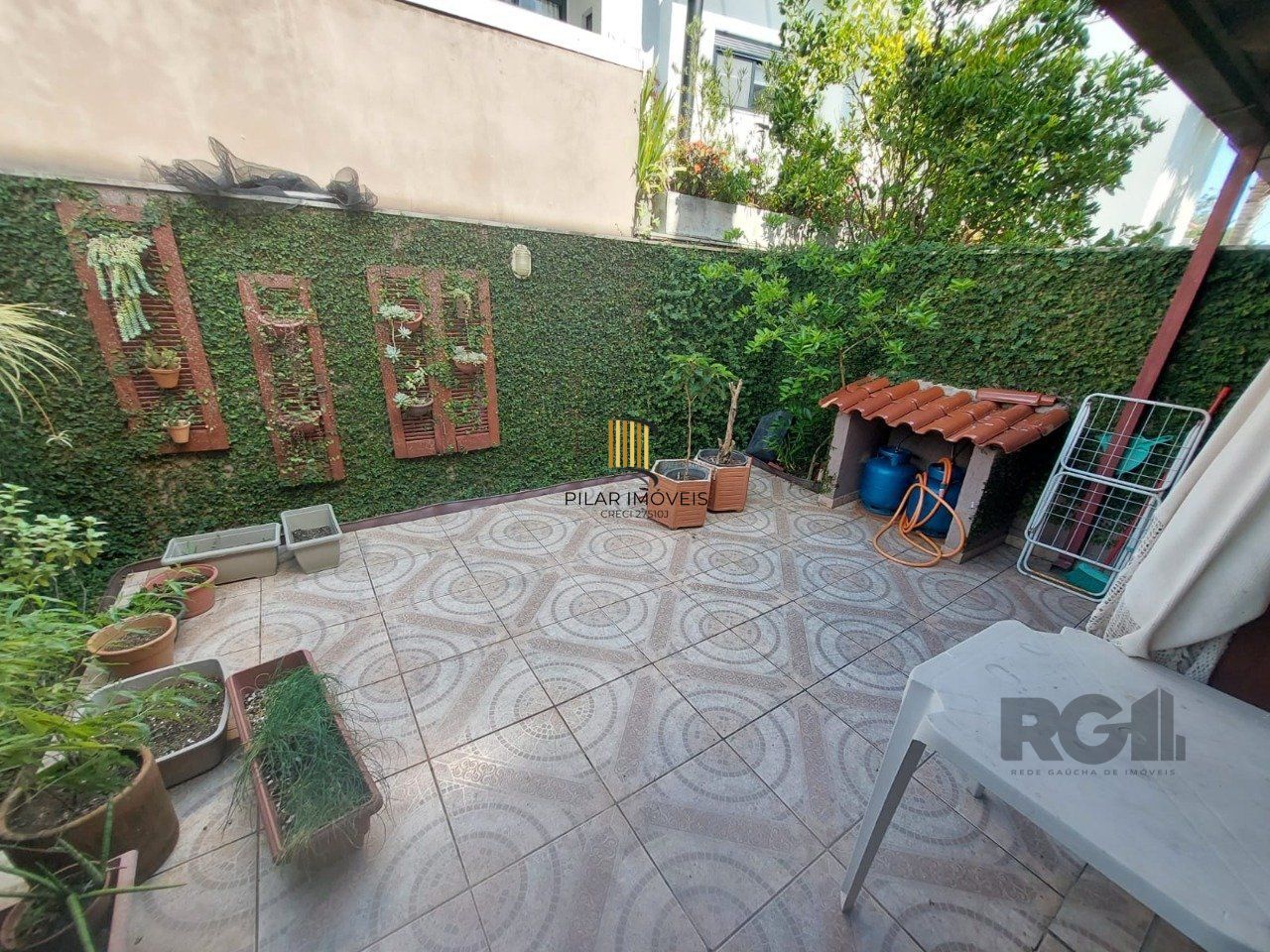 Casa 3 dormitórios no bairro Hípica