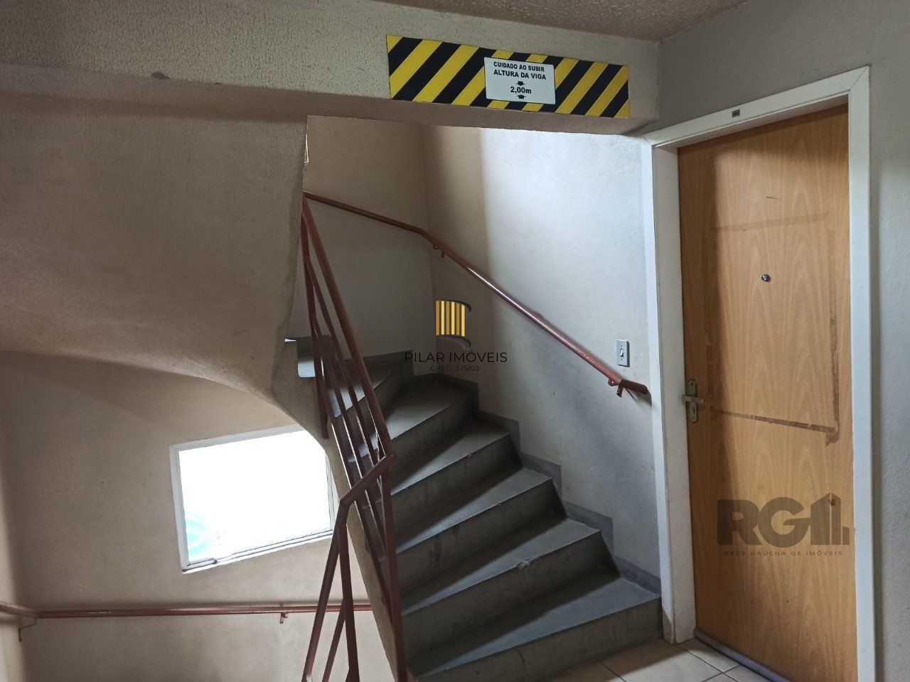 Oportunidade !!! Lindo Apartamento 02 Dormitórios reformado e com vaga.