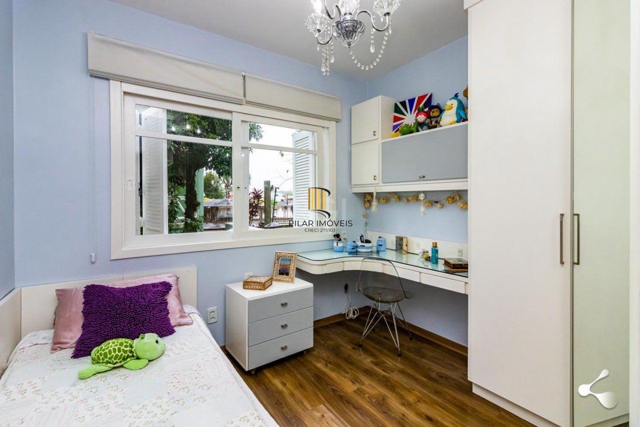 CASA 4 DORMITÓRIOS COM GARDEM NO GUARUJA - PORTO ALEGRE - RS