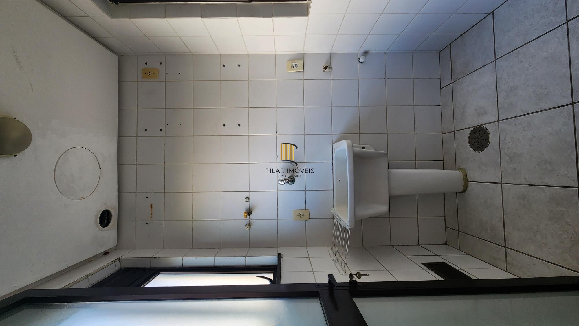 Apartamento de 103m² com 3 dormitórios, 1 suíte e 2 Vagas no Bairro Petrópolis