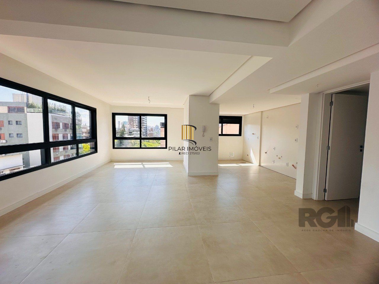 Apartamento para Venda - 130.07m², 3 dormitórios, sendo 3 suites, 3 vagas - Petrópolis
