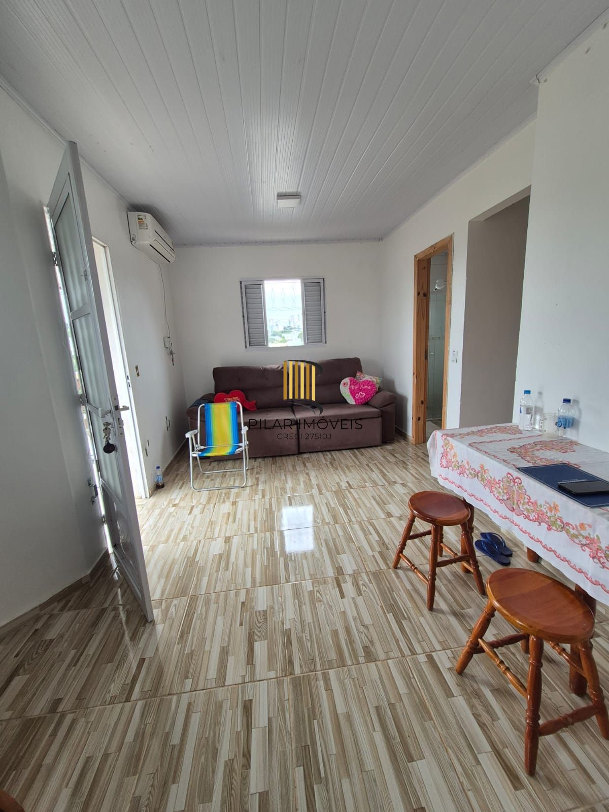 Belíssima casa de 2 dormitórios com um amplo pátio na cidade de Passo Fundo