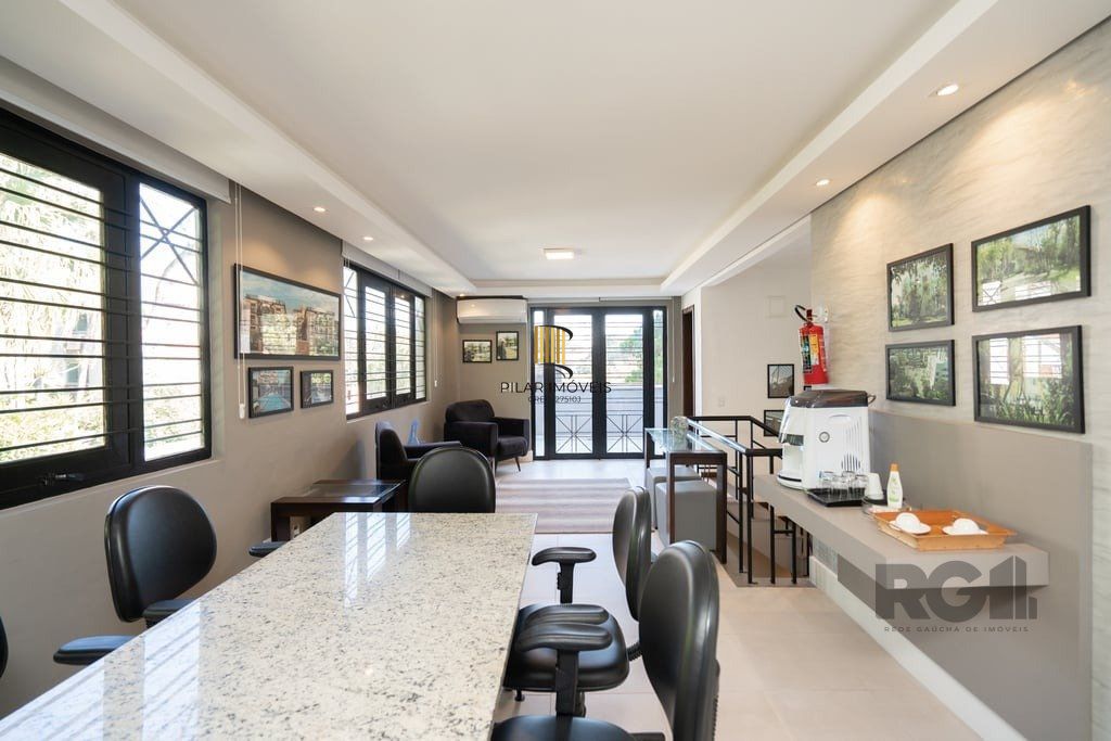 Casa Comercial para Venda - 300m², 0 dormitórios, Teresópolis