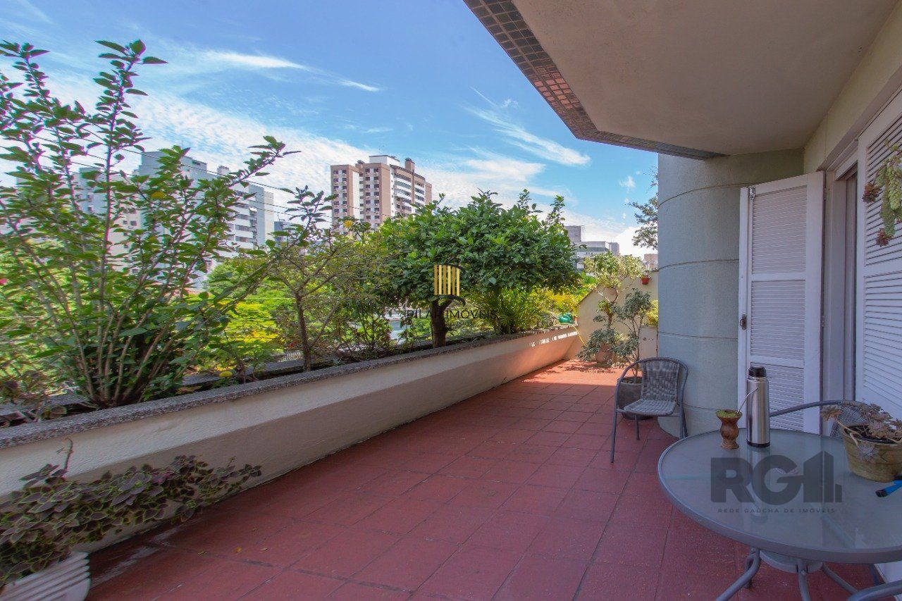 Apartamento 3 dormitórios no bairro Menino Deus