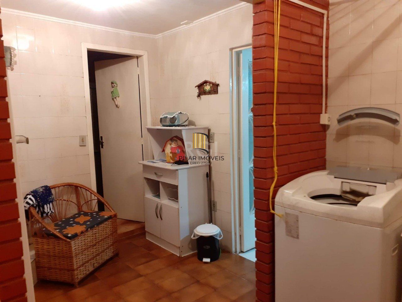 Casa para Venda - 250m², 3 dormitórios, 1 vaga - Camaquã, Porto Alegre