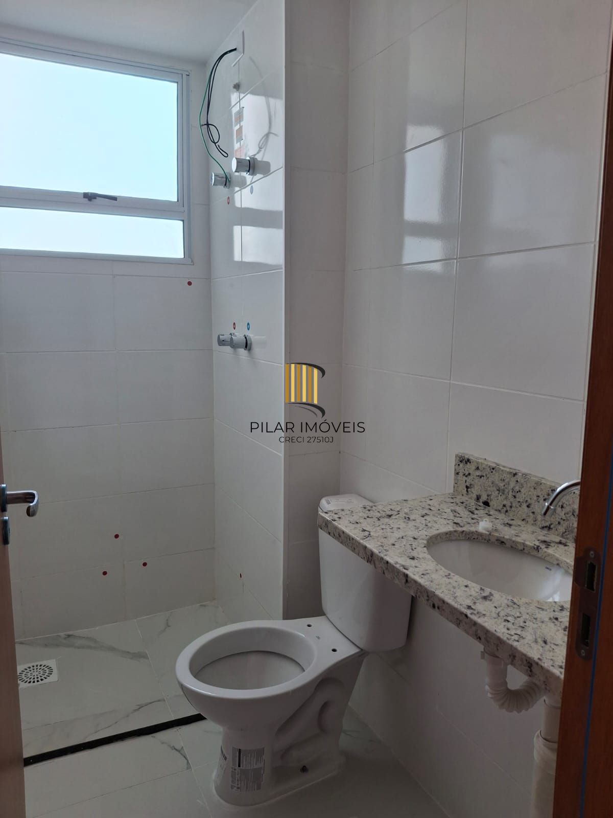 Apartamento de 2 dormitórios com suíte e 1 vaga escriturada !