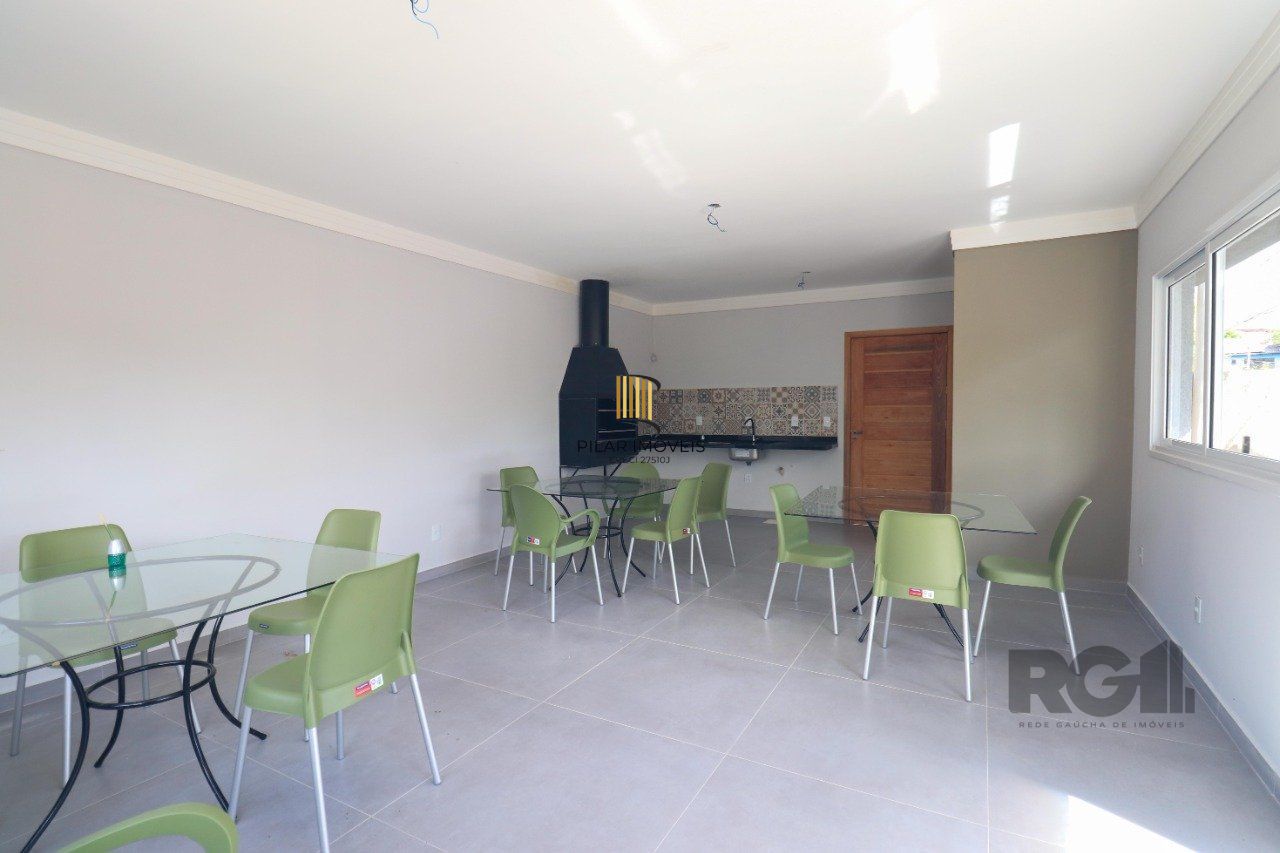 CASA ESTILO SOBRADO COM 2 QUARTOS E PÁTIO, À VENDA NO BAIRRO VILA NOVA, EM PORTO ALEGRE/RS