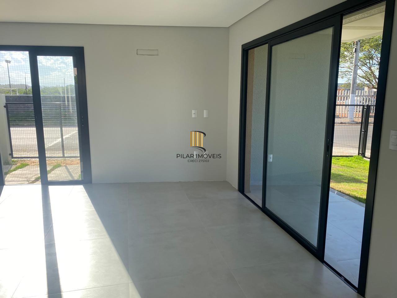 Casa com 03 quartos, sendo 01 suíte na Praia da Cal