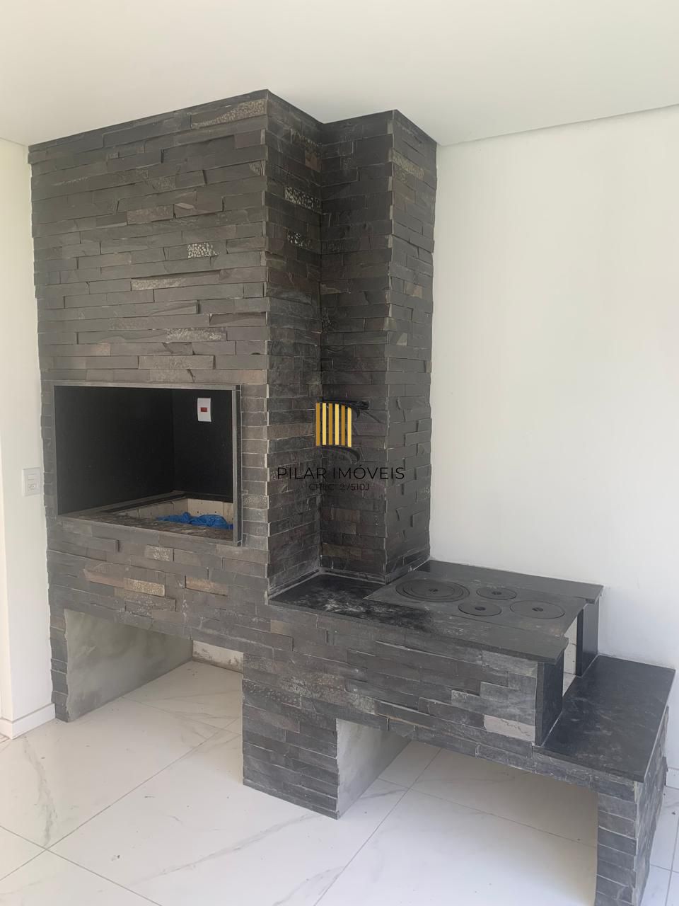 Casa com 3 dormitórios e suíte à Venda no Bairro Medianeira - Porto Alegre/RS