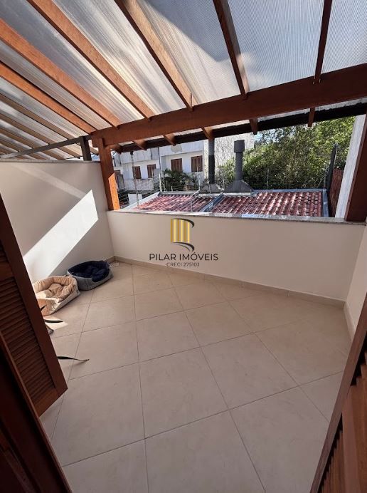 Casa 3 dormitórios no bairro Guarujá