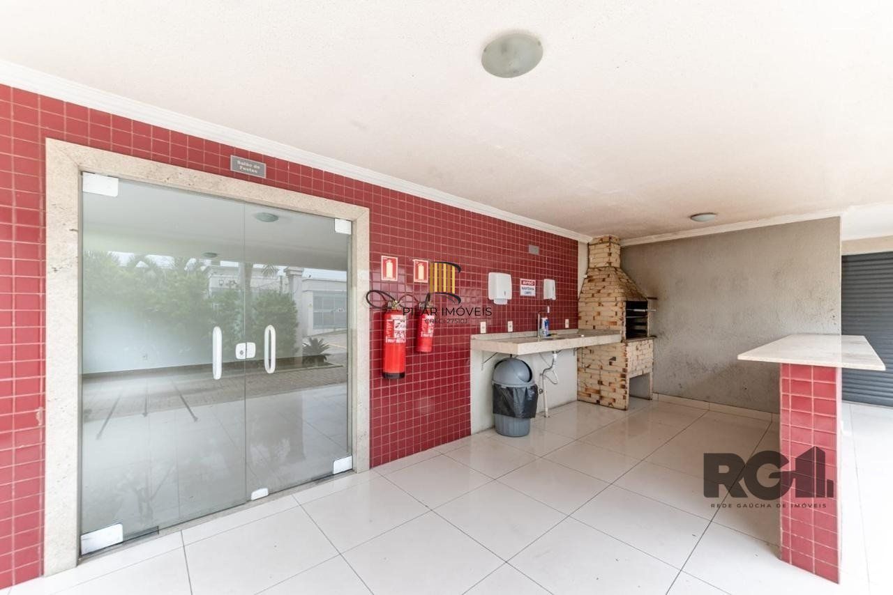 Apartamento 2 dormitórios e uma vaga no bairro morro santana com sacada.