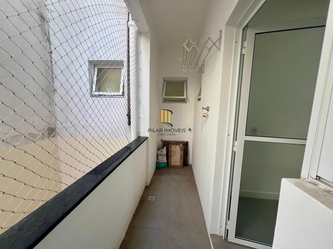 Apartamento 3 dormitórios, sacada em 107m2 no bairro Menino Deus