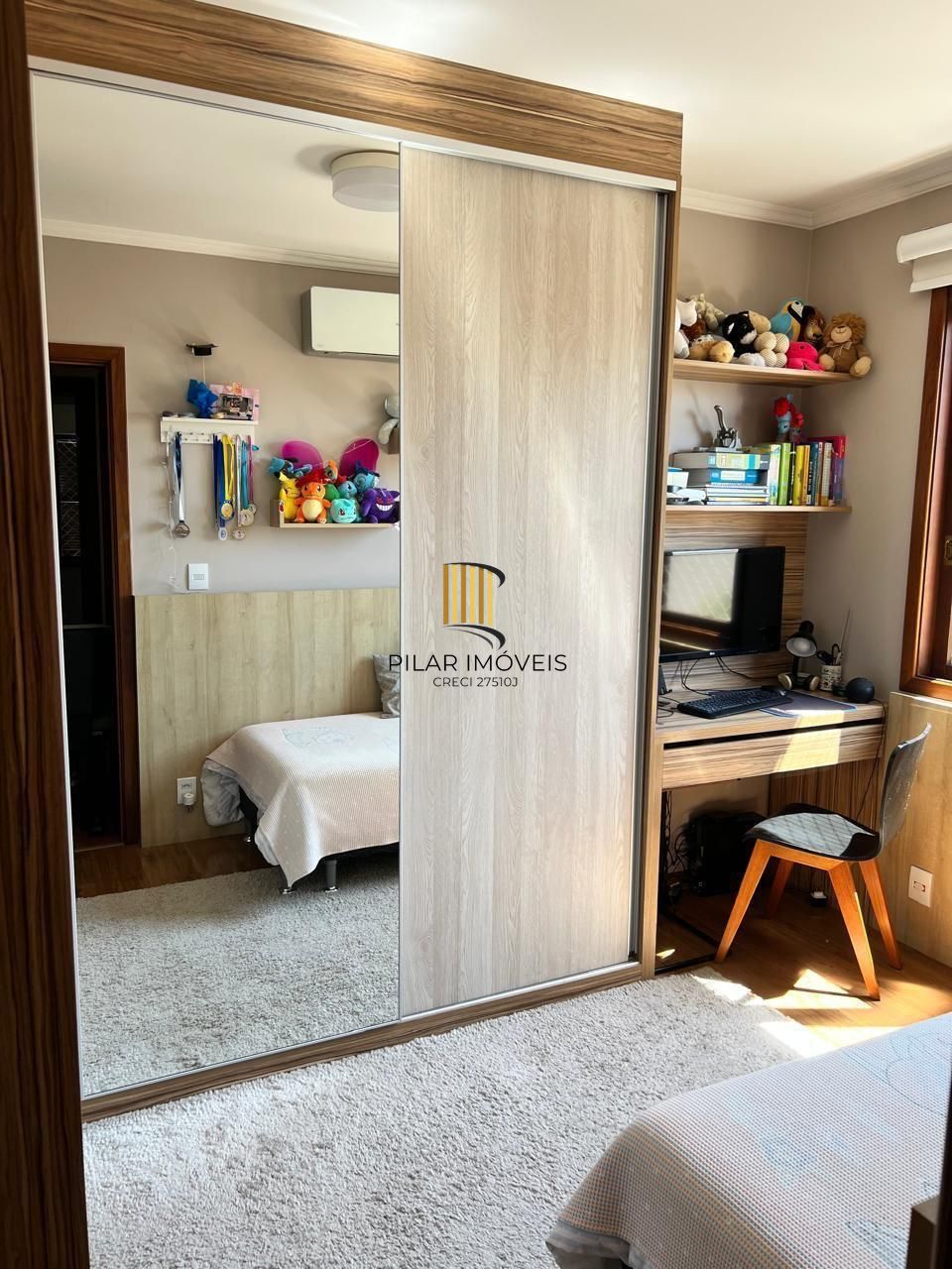Apartamento à venda no bairro Jardim botânico com 2 dormitórios e Vaga coberta.