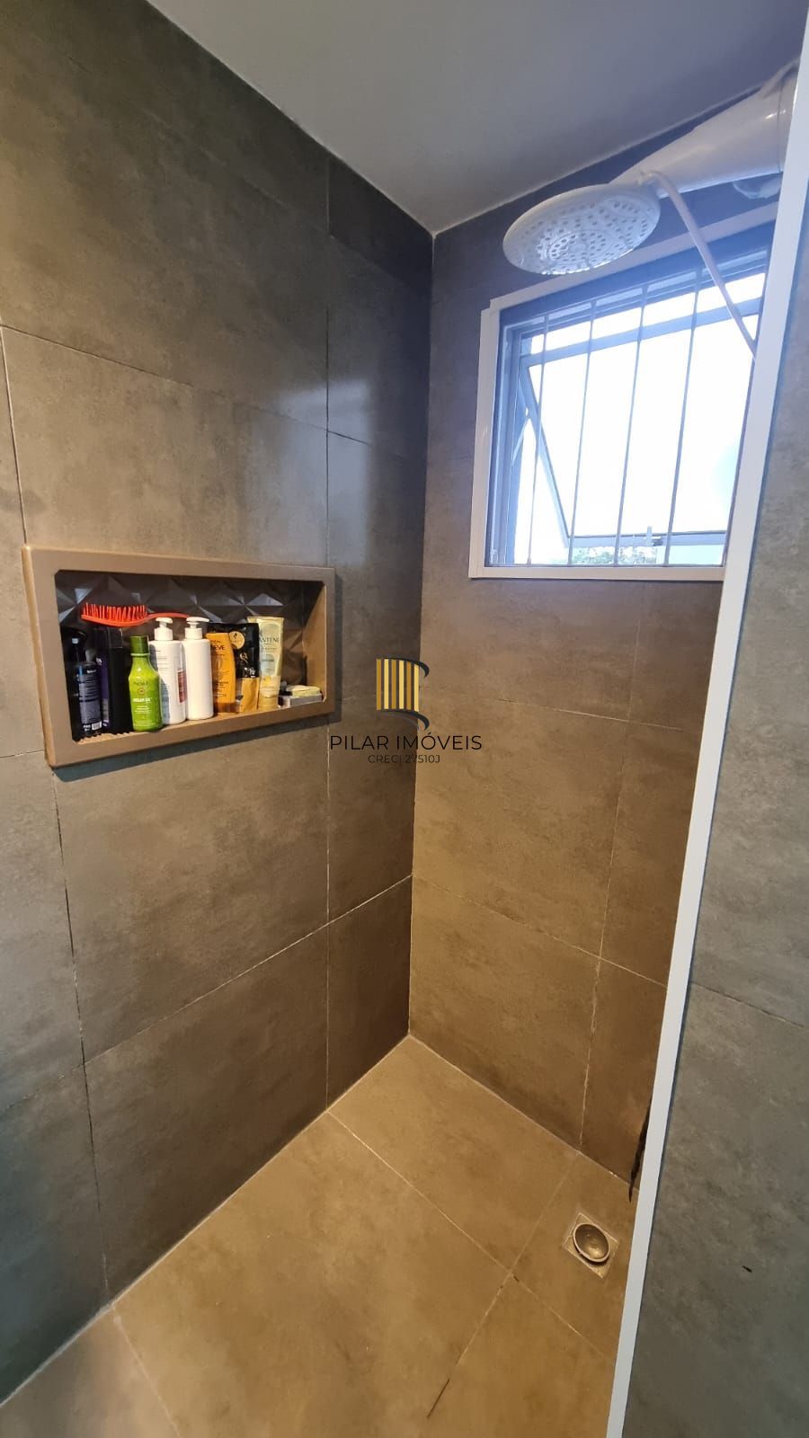 Apartamento Térreo com 02 quartos e 01 vaga no Bairro Campo Novo