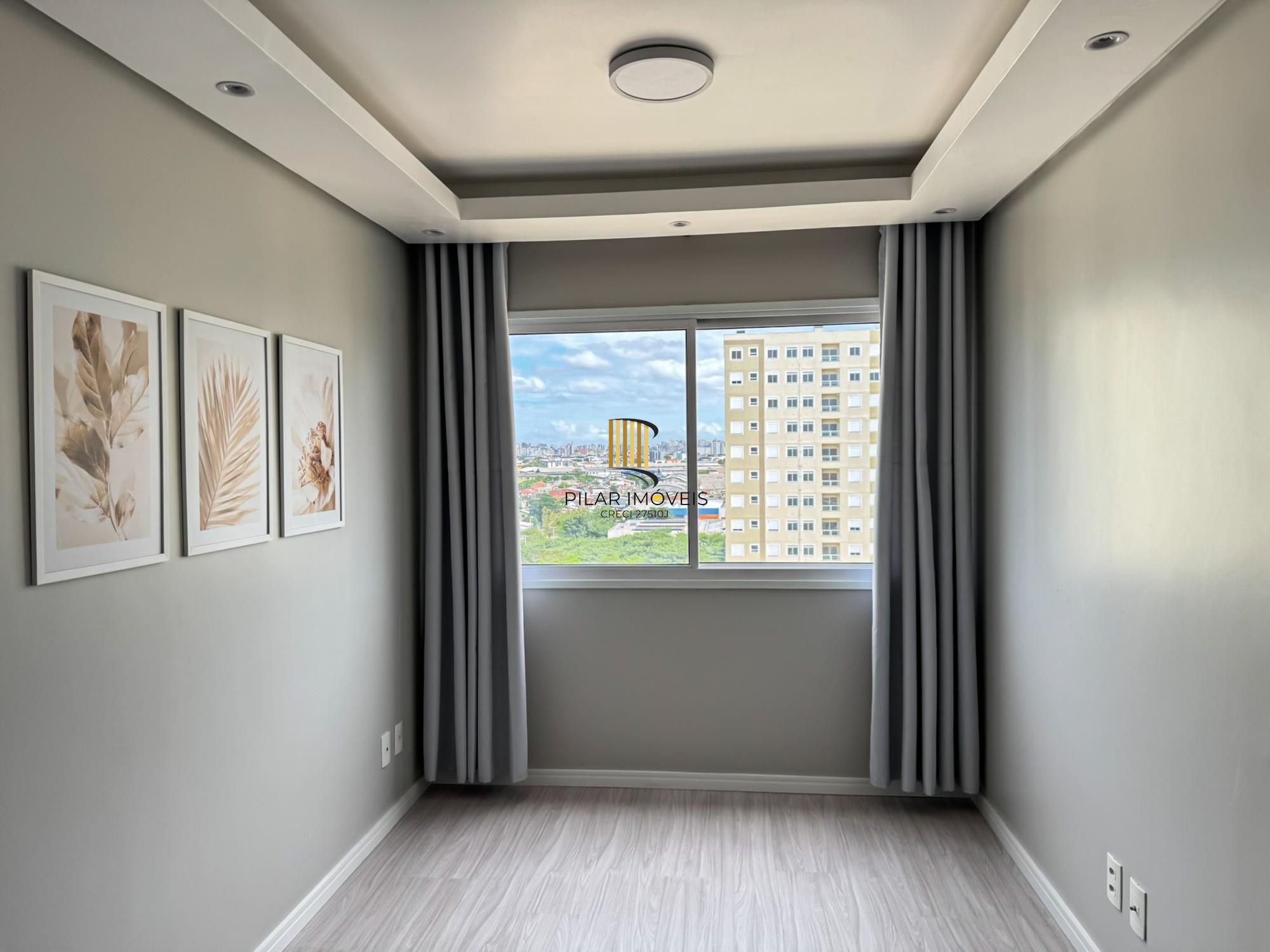 Apartamento com 02 quartos e 01 vaga escriturada no Bairro Humaitá
