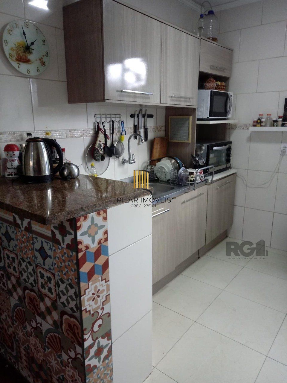 APARTAMENTO COM DOIS QUARTOS NO BAIRRO CAMAQUÃ