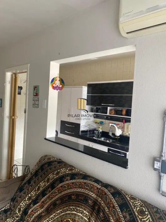 Apartamento com 02 quartos no Bairro Morro Santana