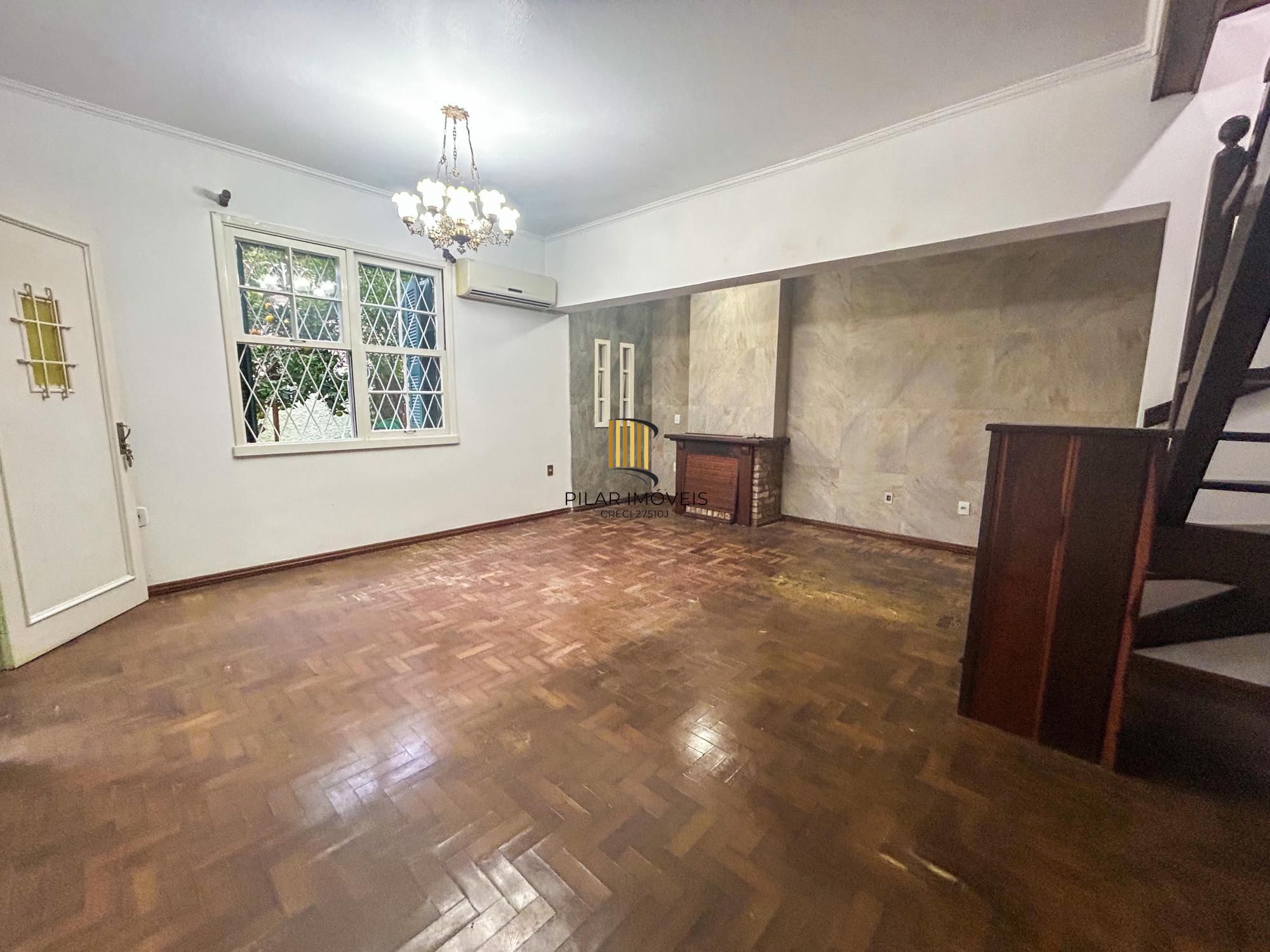 Casa Residencial com 3 Quartos, sendo 1 suíte e 3 Banheiros, no Bairro Santa Teresa em Porto Alegre, RS