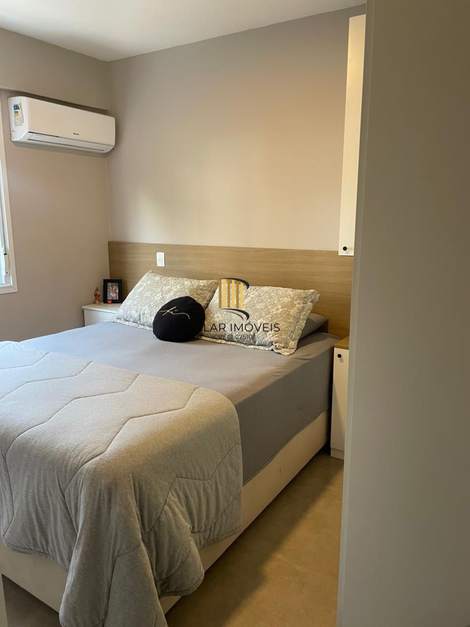 Apartamento com 02 quartos e 01 vaga escriturada no Bairro Cavalhada