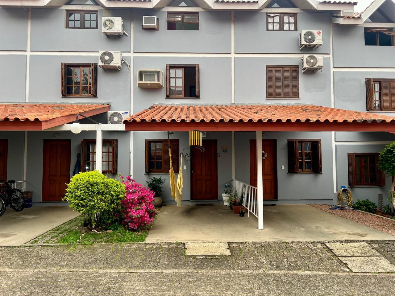 Casa em condomínio fechado  com 94m2, 3 dormitórios no bairro Camaquã. - Pilar Imóveis