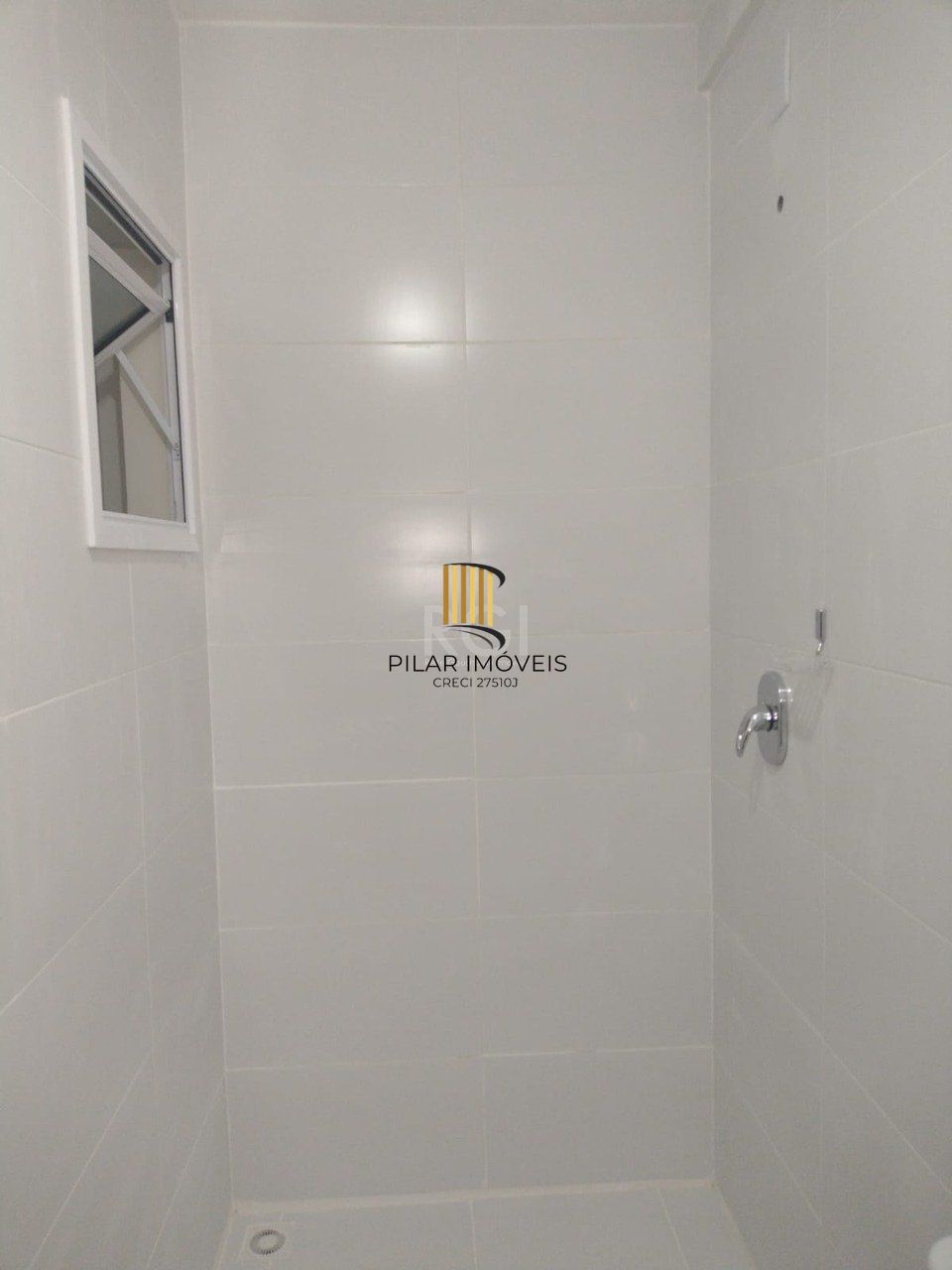 Casa para Venda - 122.96m², 3 dormitórios, sendo 1 suites, 2 vagas - Guarujá