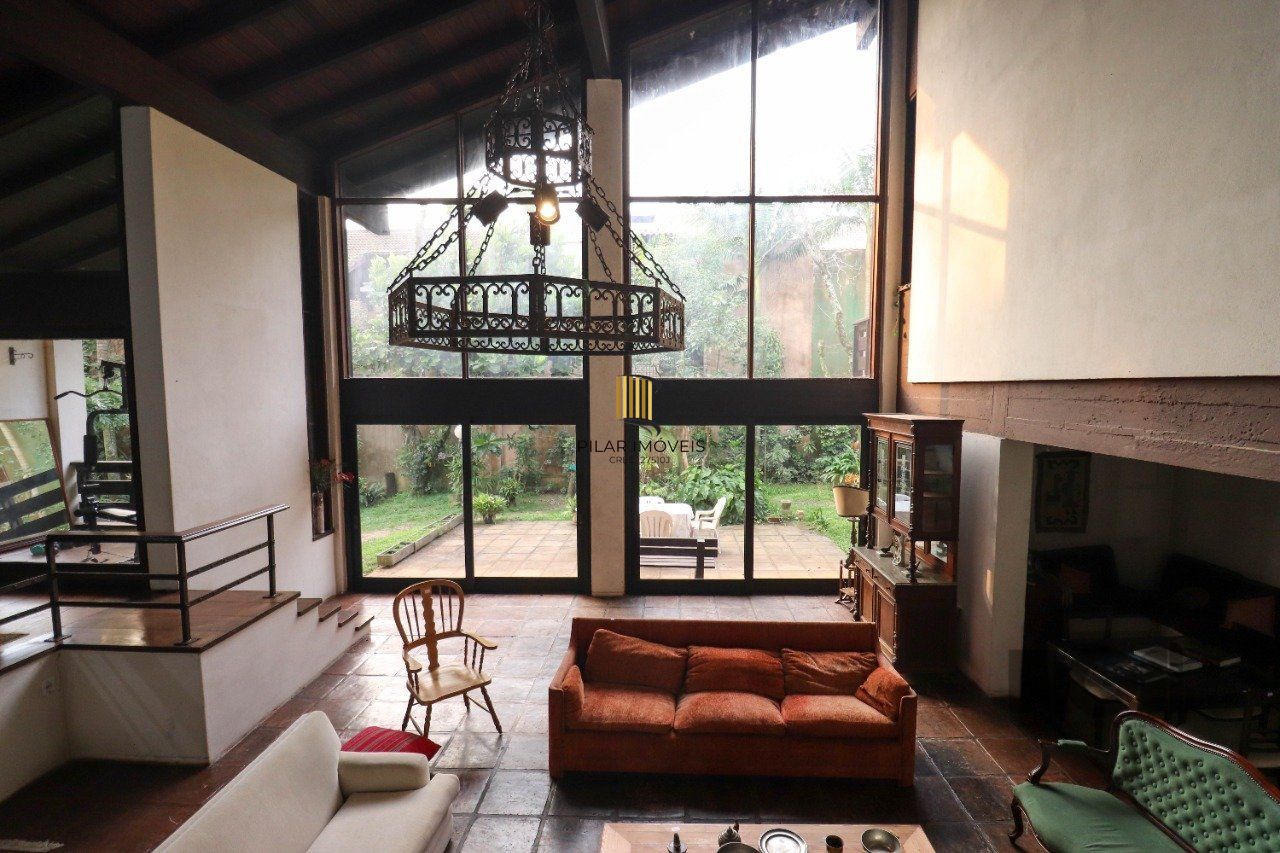 Casa para Venda - 523.36m², 6 dormitórios, sendo 2 suites, 2 vagas - Vila Conceição, Porto Alegre