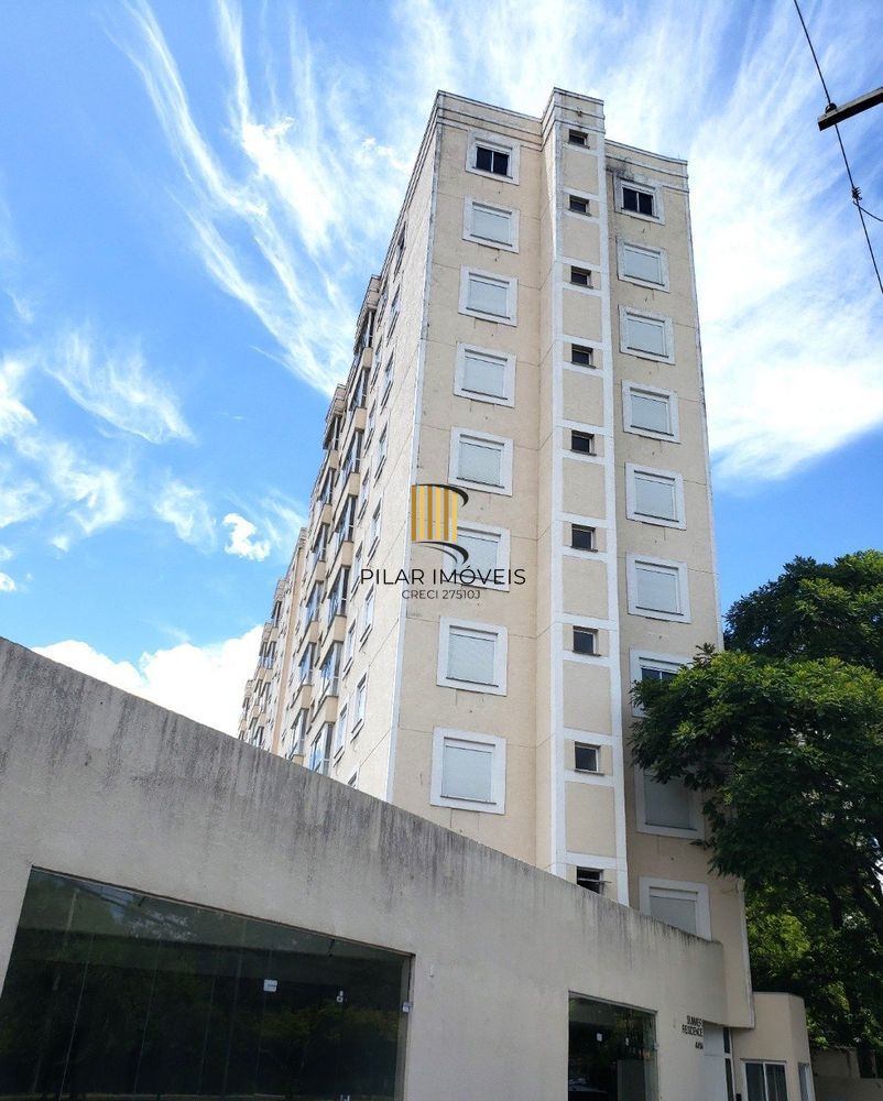 Apartamento com 02 quartos e 01 vaga escriturada no Bairro Cavalhada