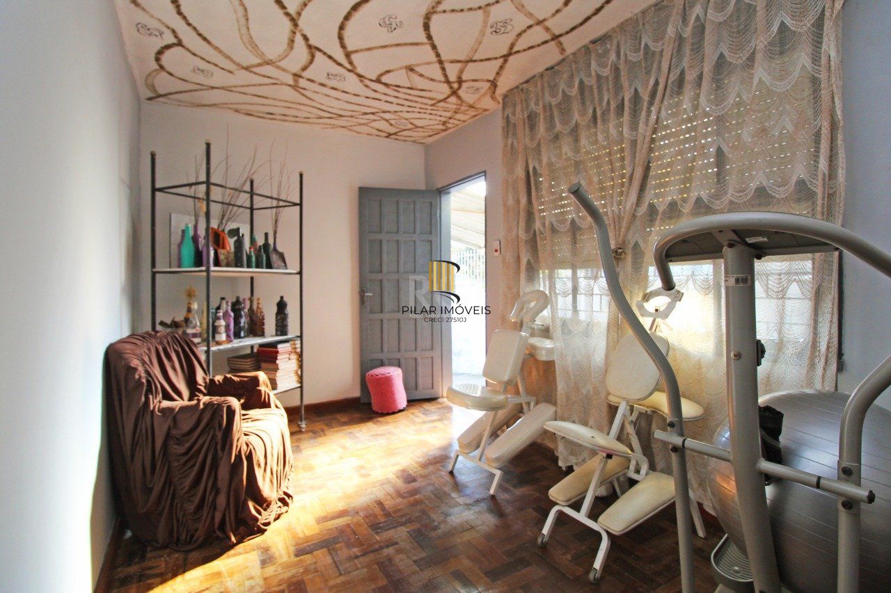 Casa 5 Dormitório(s) Bairro Camaquã