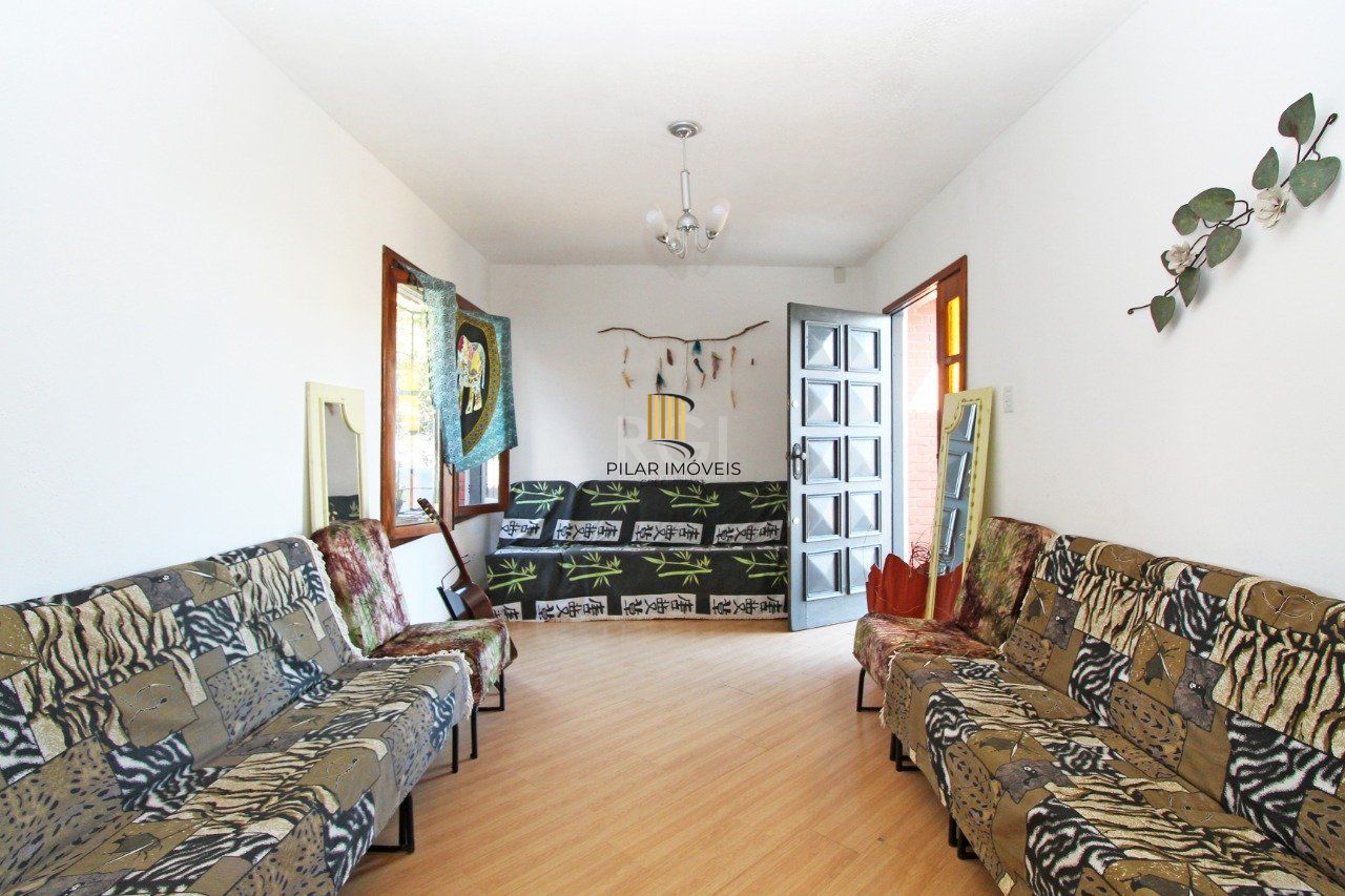 Casa 5 Dormitório(s) Bairro Camaquã