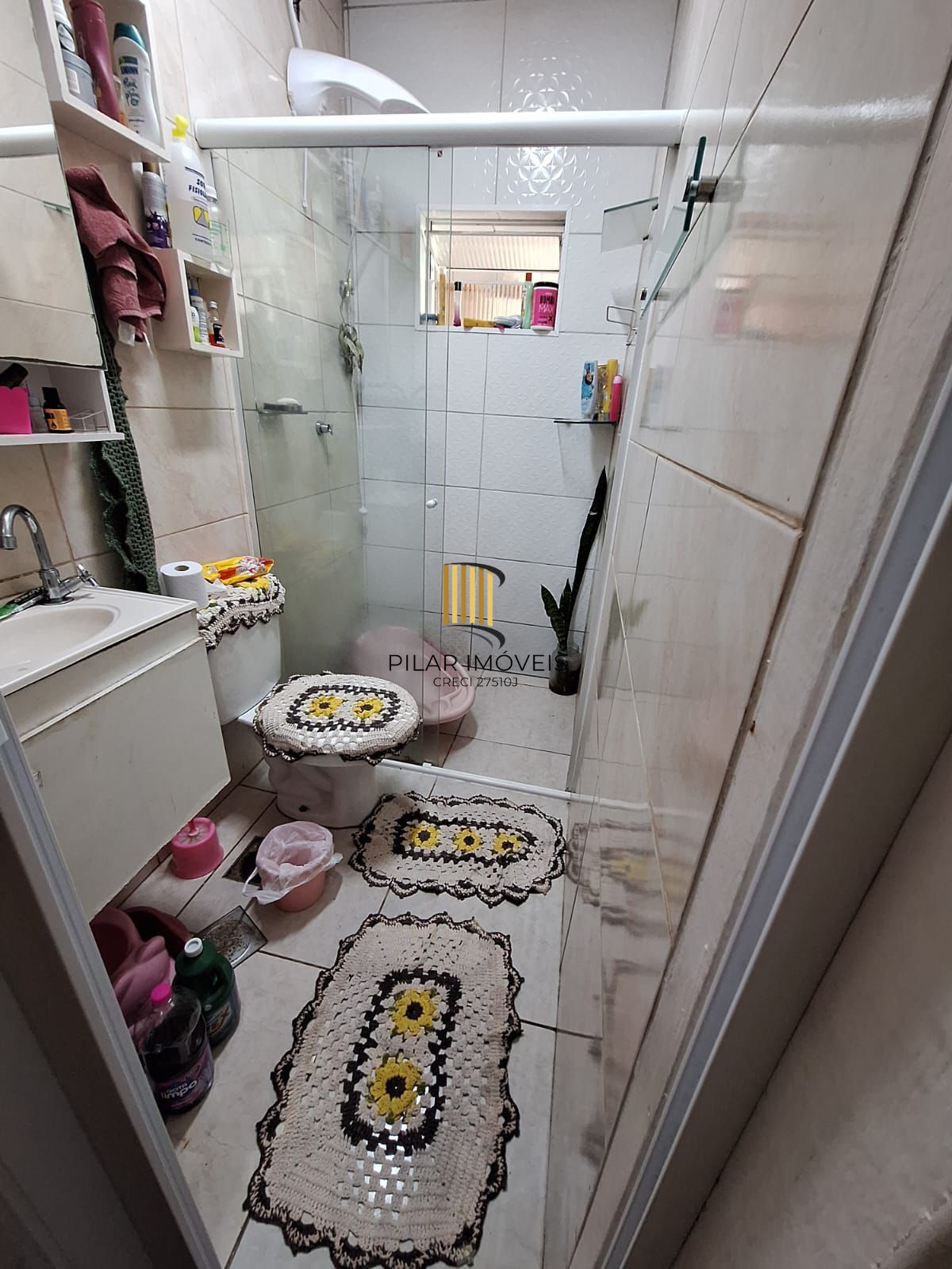 Apartamento com 02 quarto e 01 vaga, no Bairro Santa Rosa de Lima em POA
