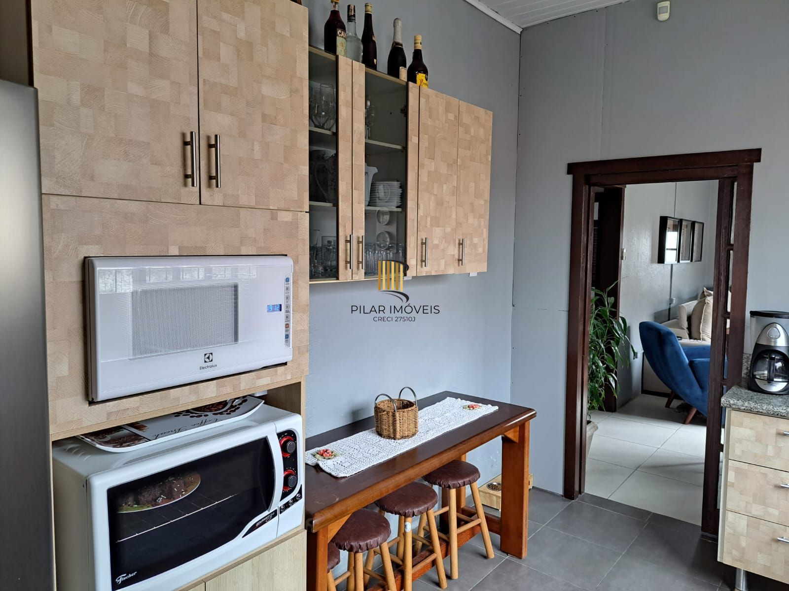 Casa com 02 quartos (01 suíte), 03 vagas no Bairro Sarandi em Porto Alegre