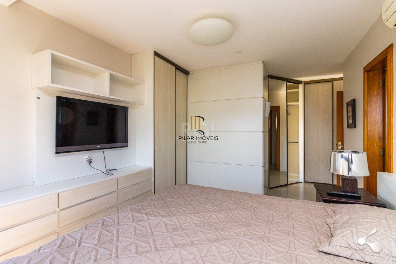 Espetacular Apto. semi mobiliado no bairro Rio Branco, Porto Alegre/RS, um por andar, 195m, andar alto, lareira, churrasqueira, 3 suites, 4 vagas