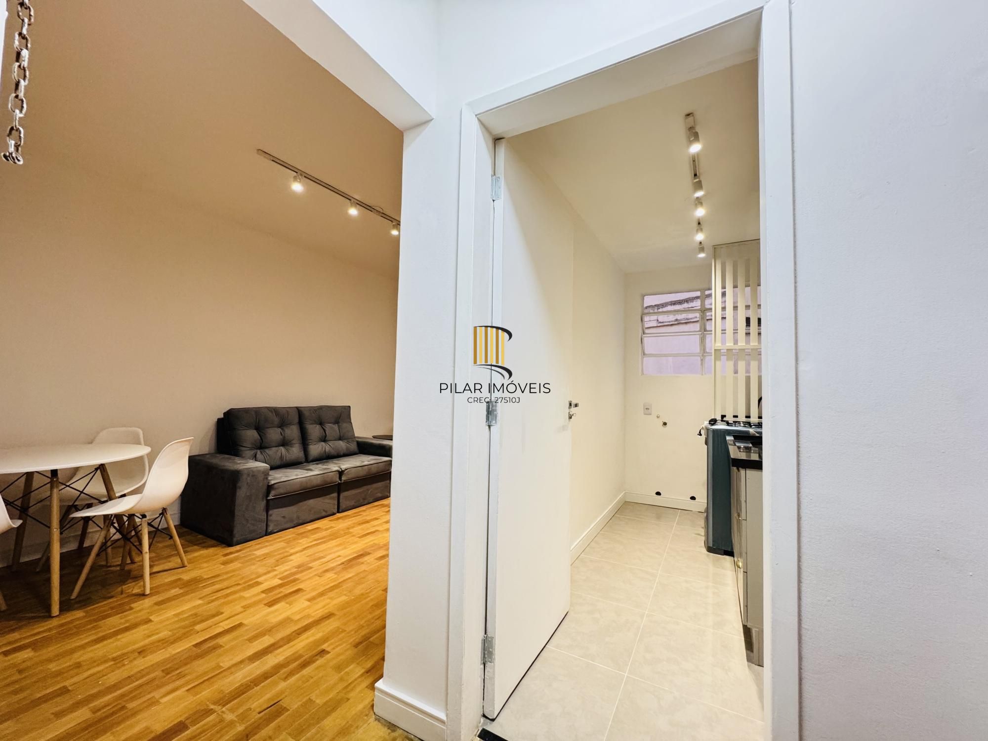 Apartamento 01 dormitório reformado Centro Porto Alegre
