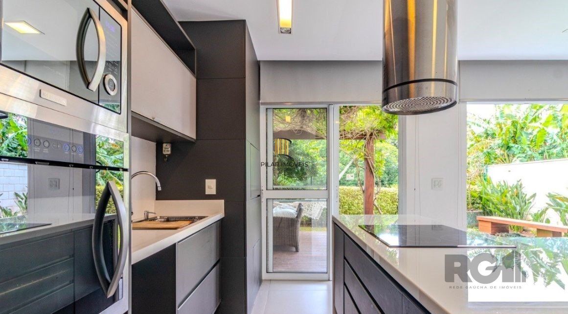 Casa em Condomínio com 04 Quartos - 4 vagas, 200,36 m² de área privativa - LOMBA DO PINHEIRO