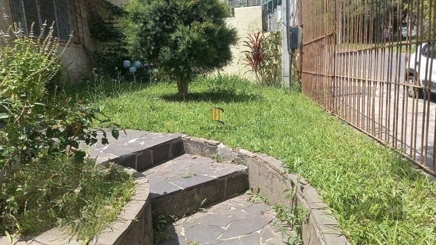 Casa  com 03 dormitórios e 01 suíte no Bairro Partenon Porto Alegre/RS