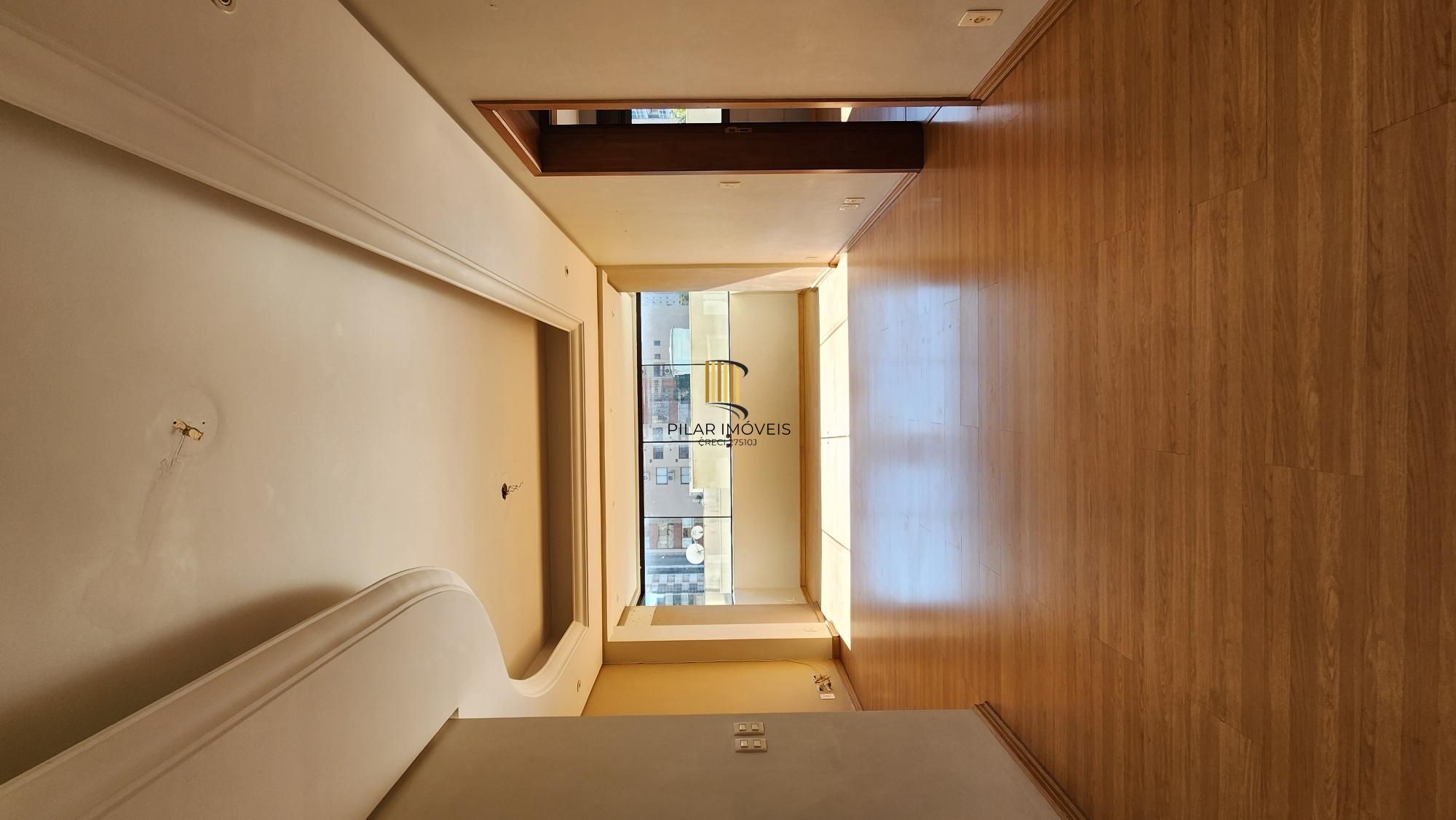 Apartamento de 103m² com 3 dormitórios, 1 suíte e 2 Vagas no Bairro Petrópolis