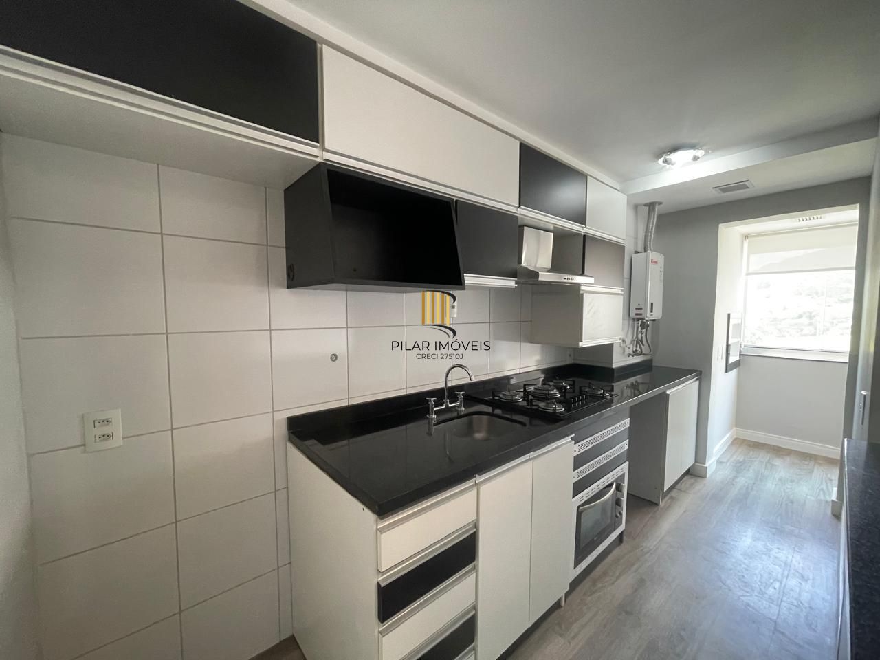 Impecável apartamento semimobiliado, 2 dormitórios, 2 banheiros e 1 vaga coberta