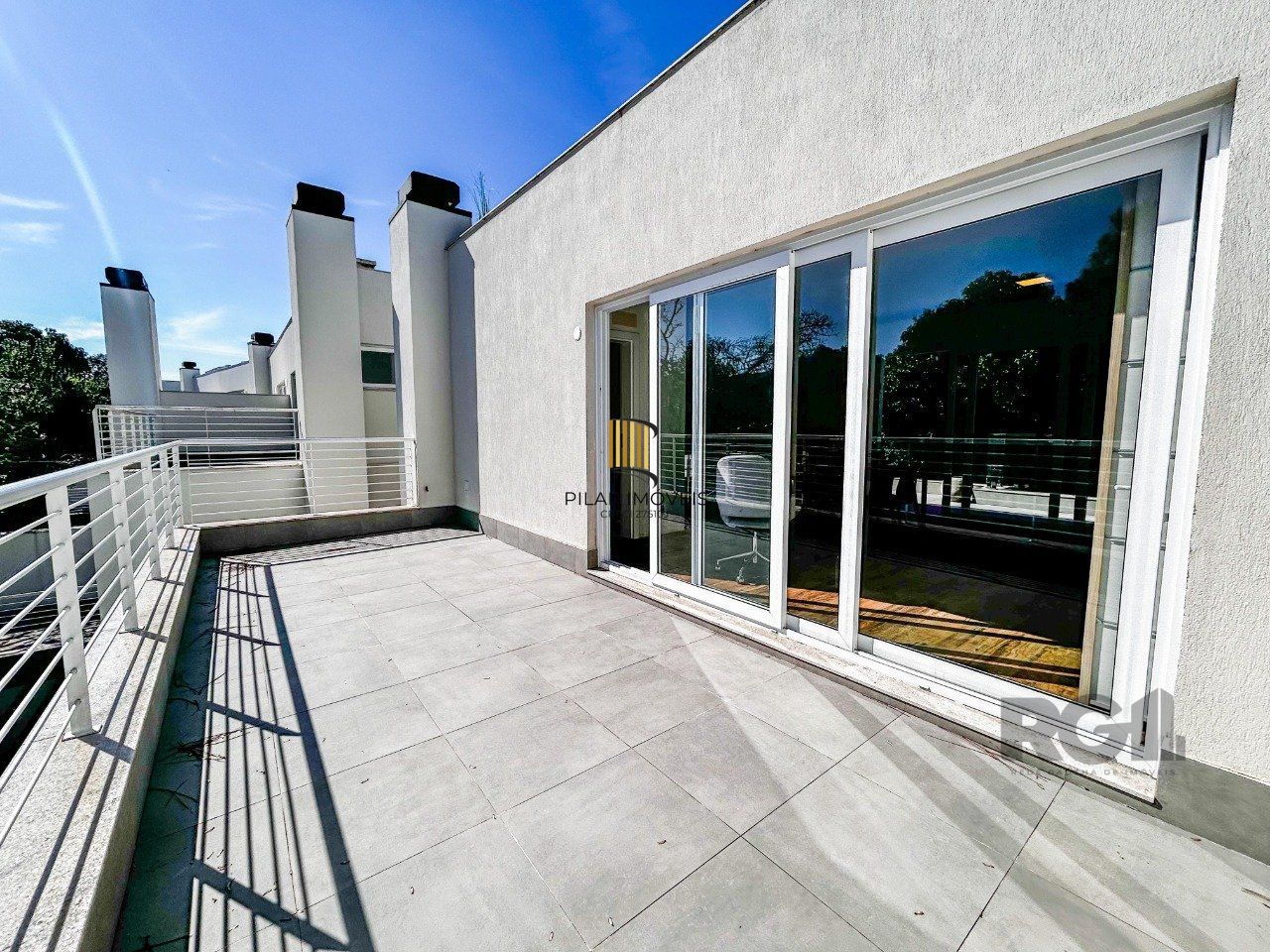 Casa Condominio 3 Dormitório(s) Bairro Pedra Redonda