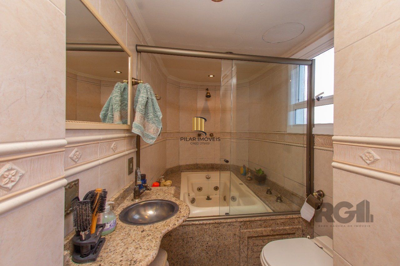 Apartamento 3 dormitórios no bairro Menino Deus