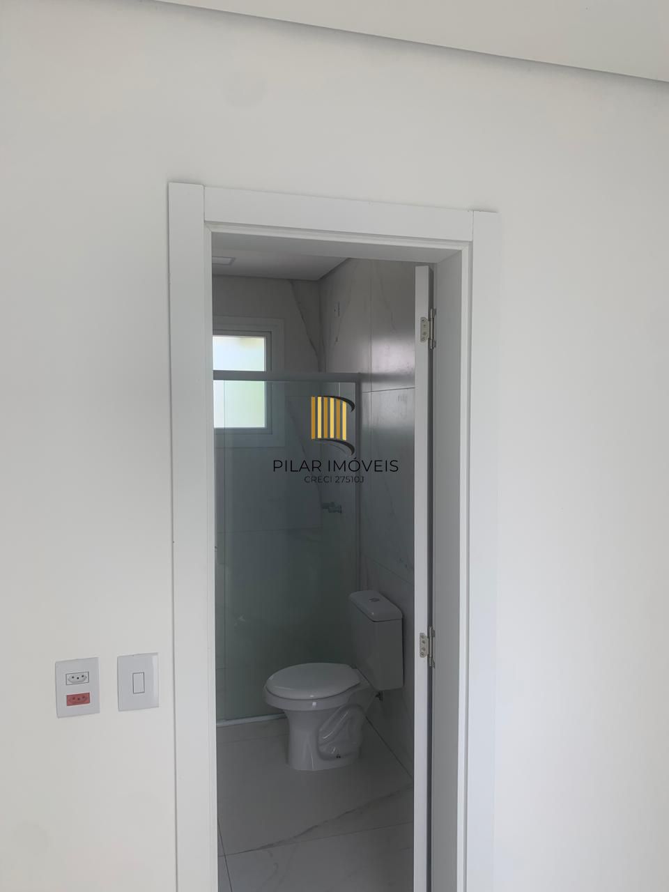 Casa com 3 dormitórios e suíte à Venda no Bairro Medianeira - Porto Alegre/RS