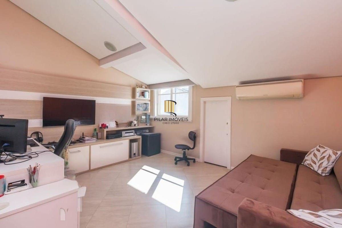 Casa com 03 quartos no Bairro de Ipanema em Porto Alegre/RS