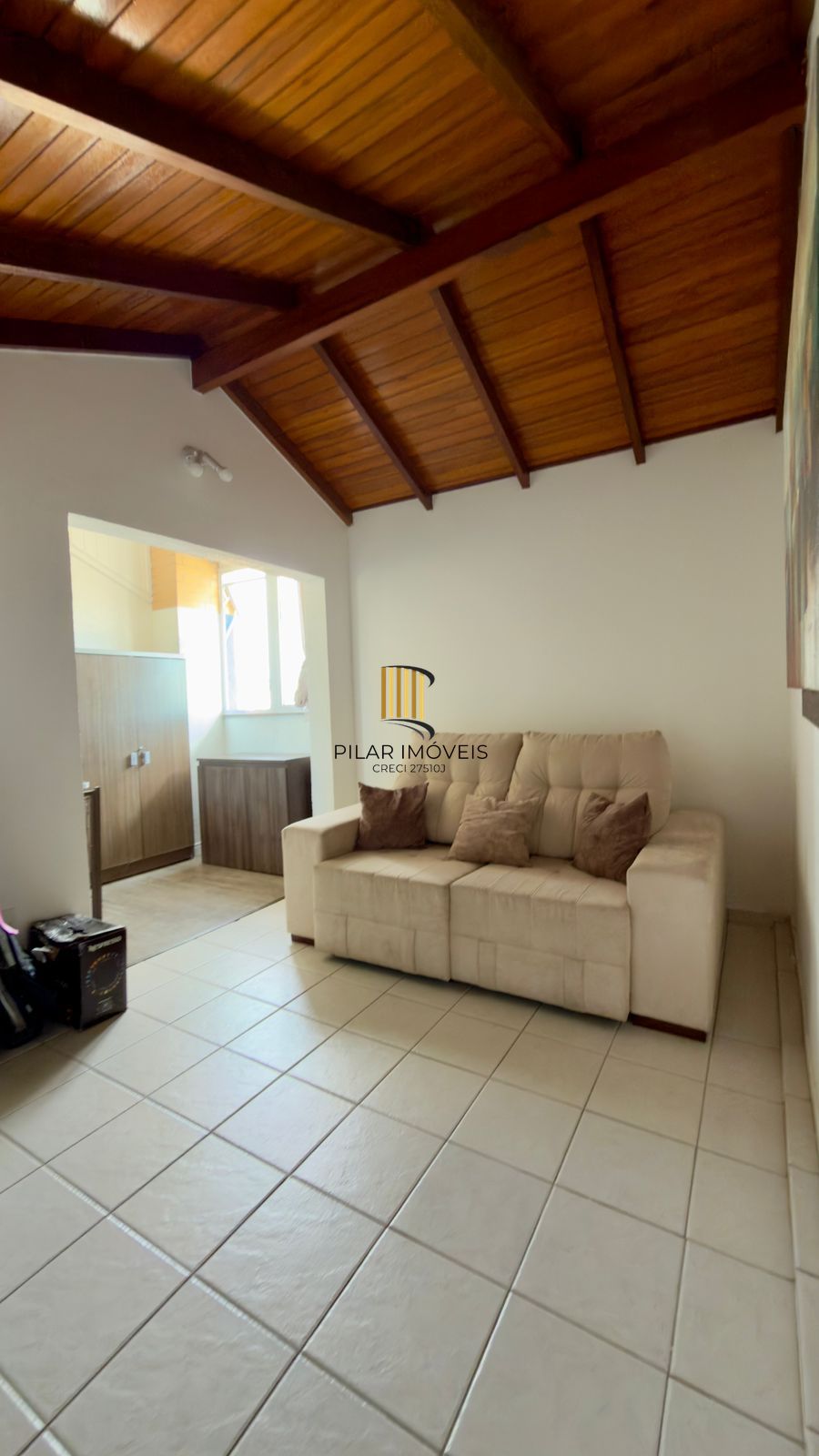 Casa com 02 quartos e 02 vagas no Bairro Jardim Itu em Porto Alegre