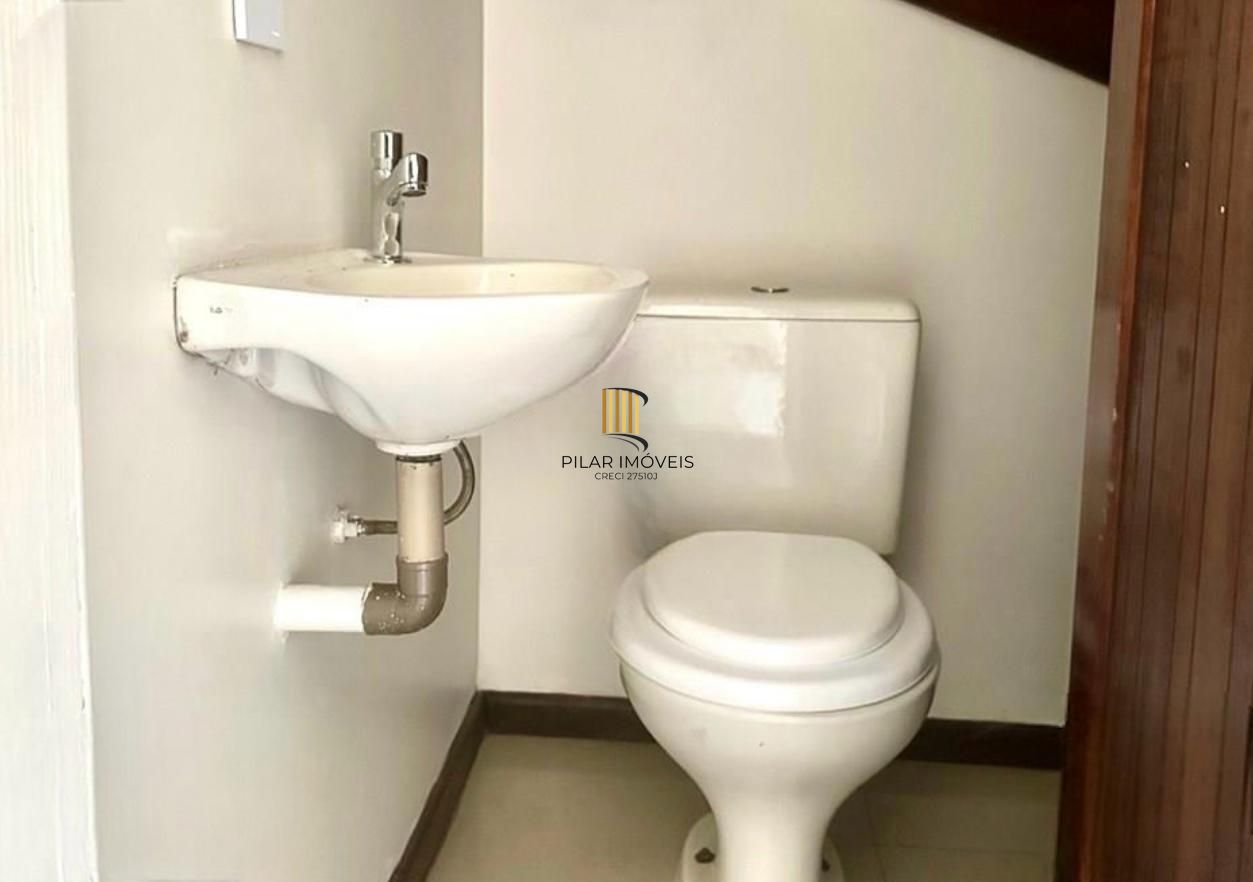 Casa em condominio , 2 dorm, 1 vaga, bairro Sarandi, condomínio Acapulco.