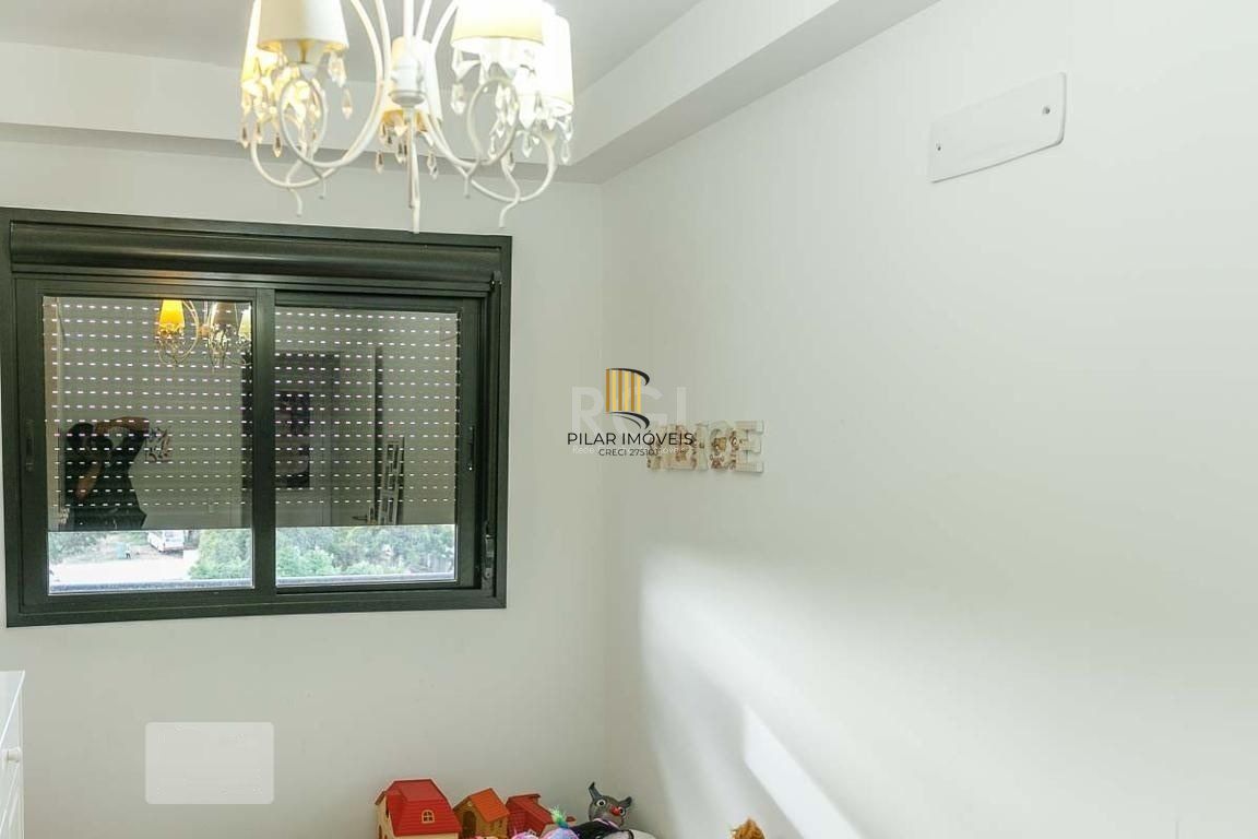 Apartamento com 3 quartos, 1 suíte, churrasqueira, 2 vagas de garagem, no bairro Cristal, Porto Alegre/RS