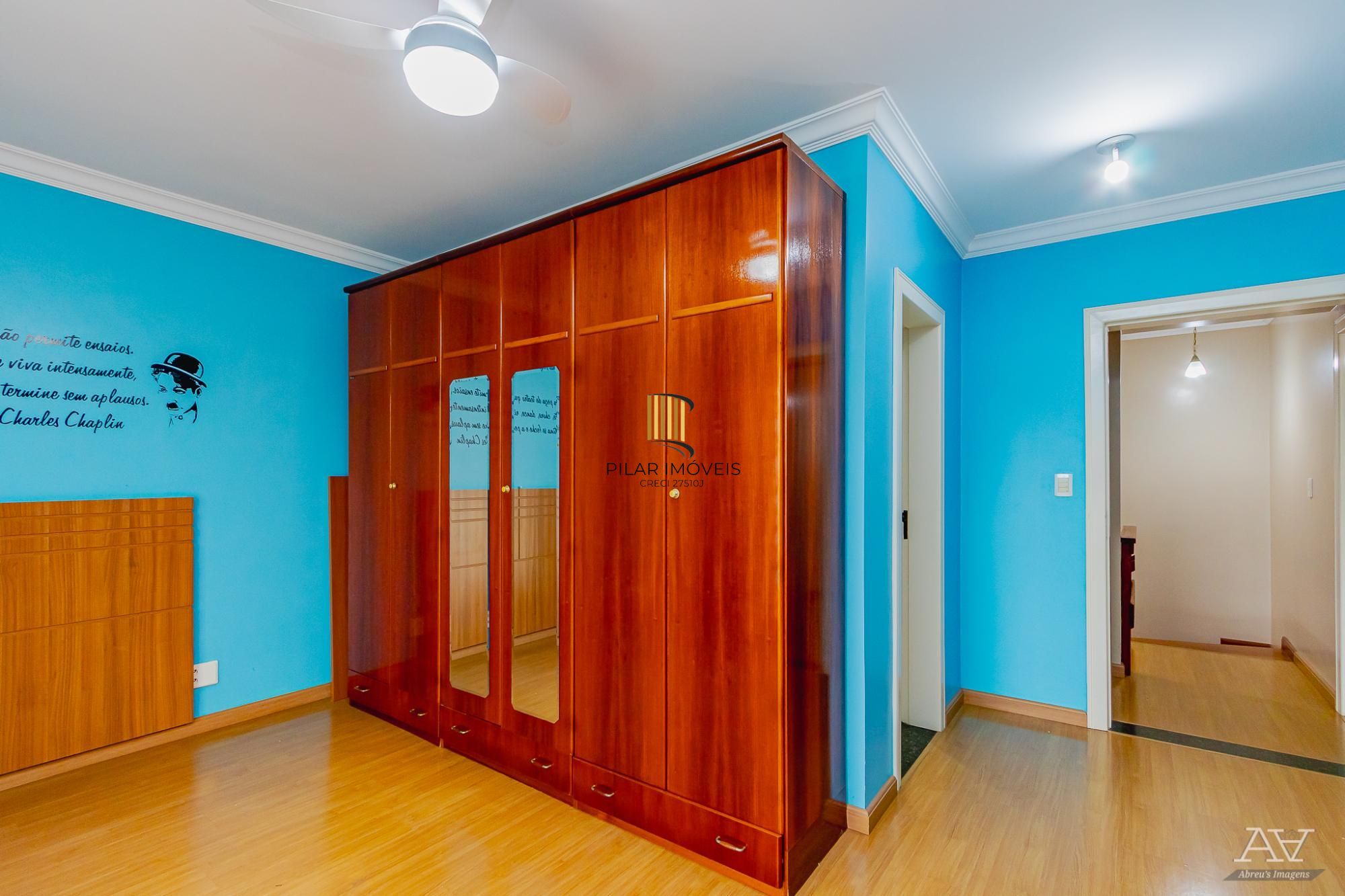 Linda Casa com 3 suítes no Santa Fé