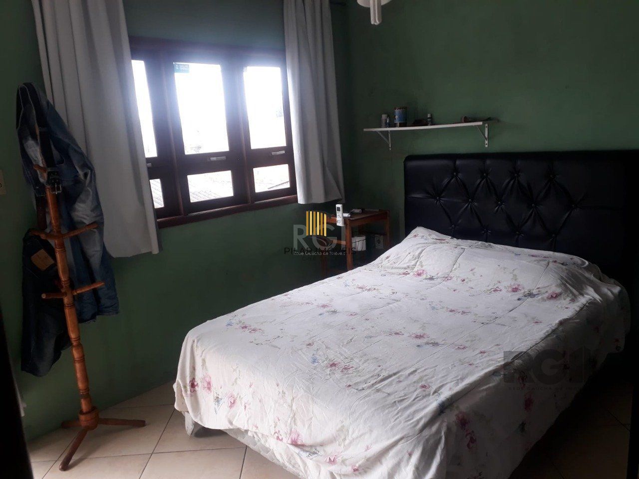 Casa com 3 dormitórios, sendo 1 suíte no bairro Hípica