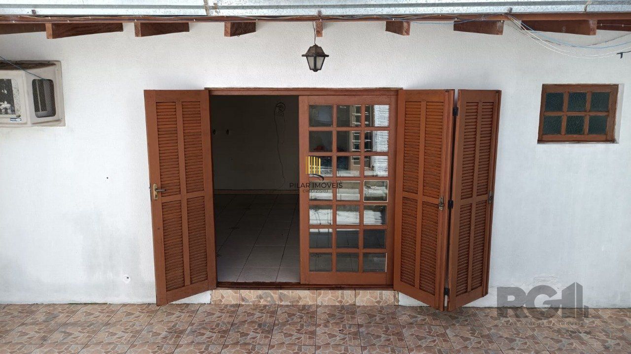 casa mista com 2 vagas na cavalhada Porto Alegre /RS